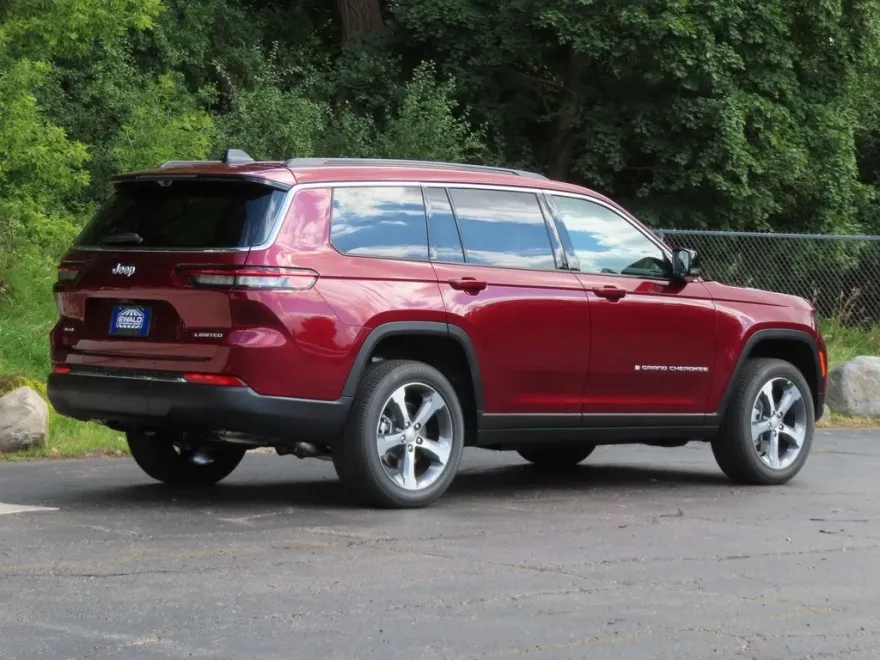 2025 Jeep Grand Cherokee Limited photo 1