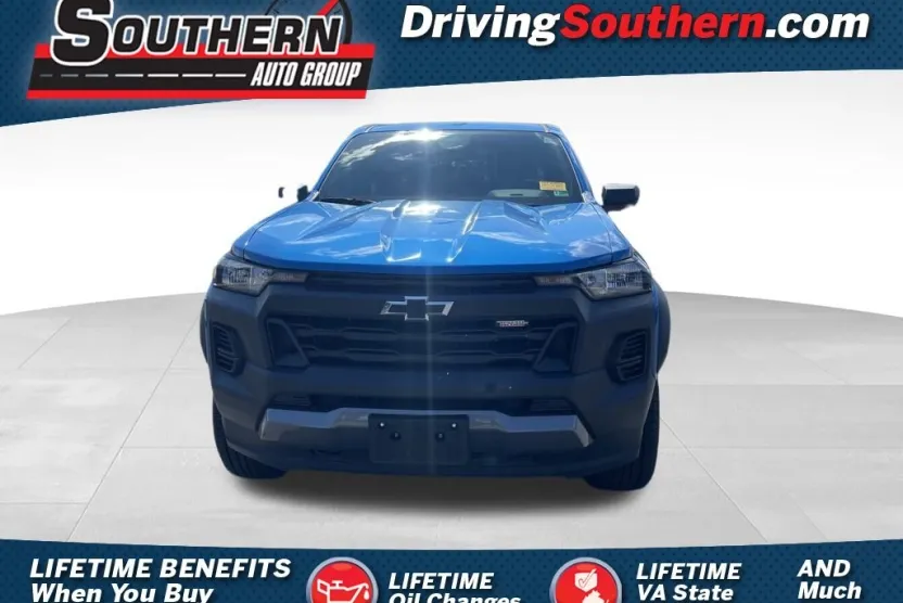 2023 Chevrolet Colorado Trail Boss photo 1