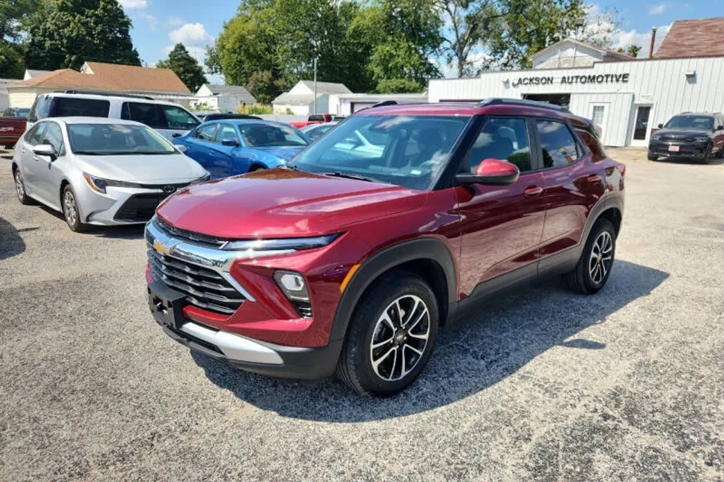 2025 Chevrolet Trailblazer LT photo 1