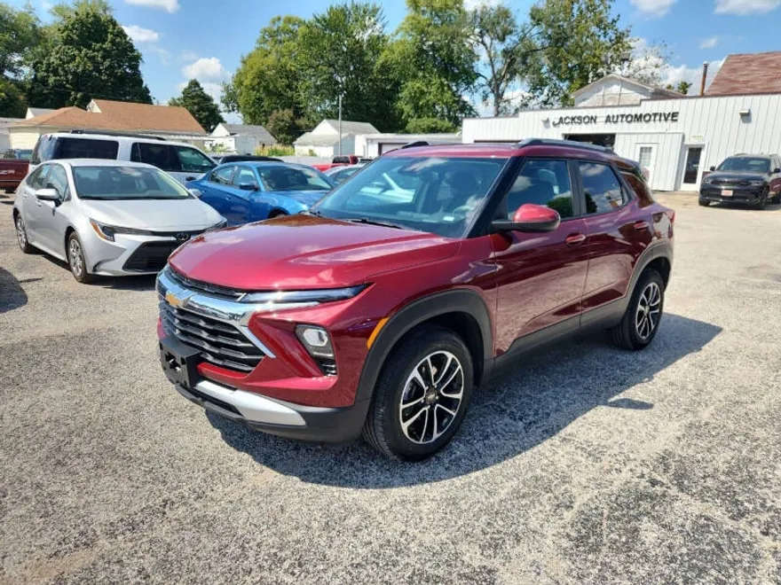 2025 Chevrolet Trailblazer LT photo 1