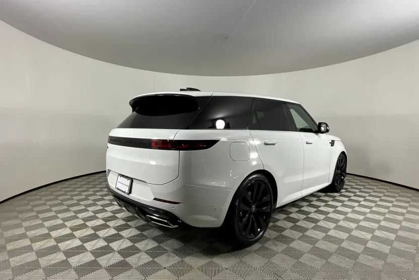 2025 Land Rover Range Rover Sport SE photo 1