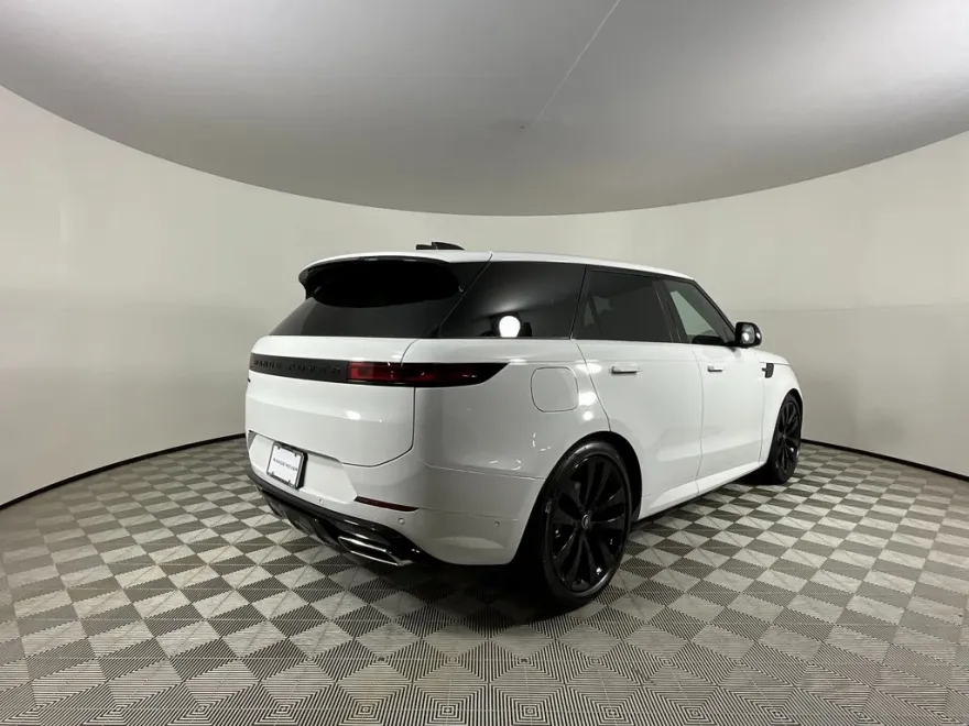2025 Land Rover Range Rover Sport SE photo 1