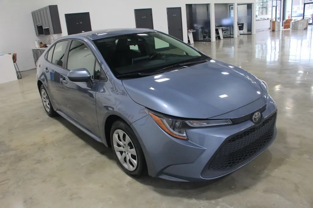 2020 Toyota Corolla LE photo 1