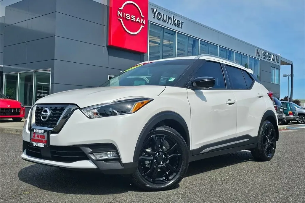 2020 Nissan Kicks SR photo 1