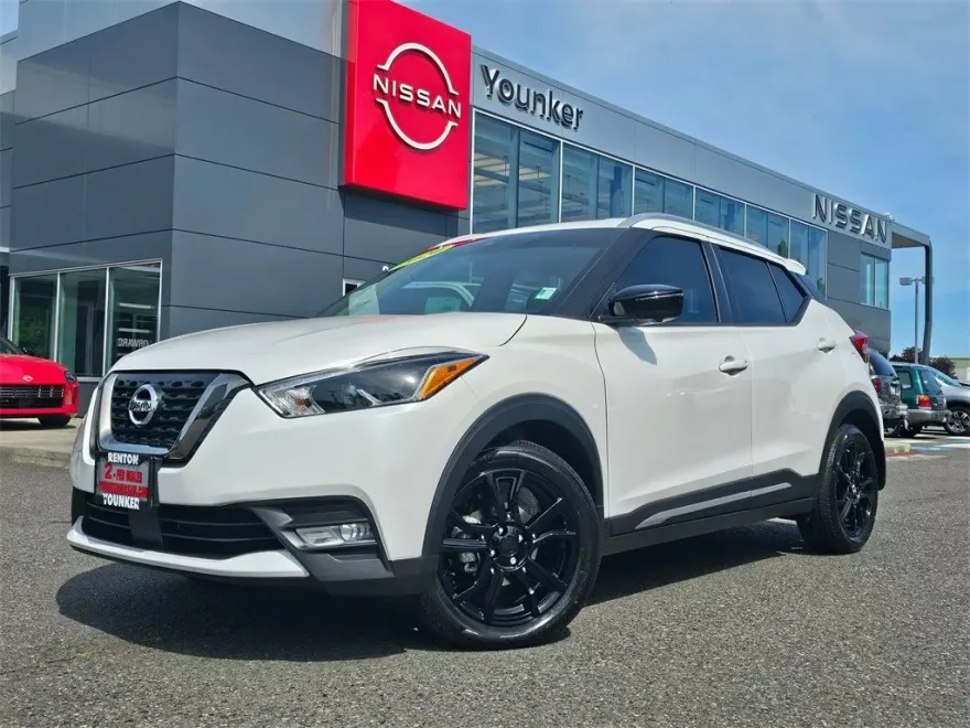 2020 Nissan Kicks SR photo 1