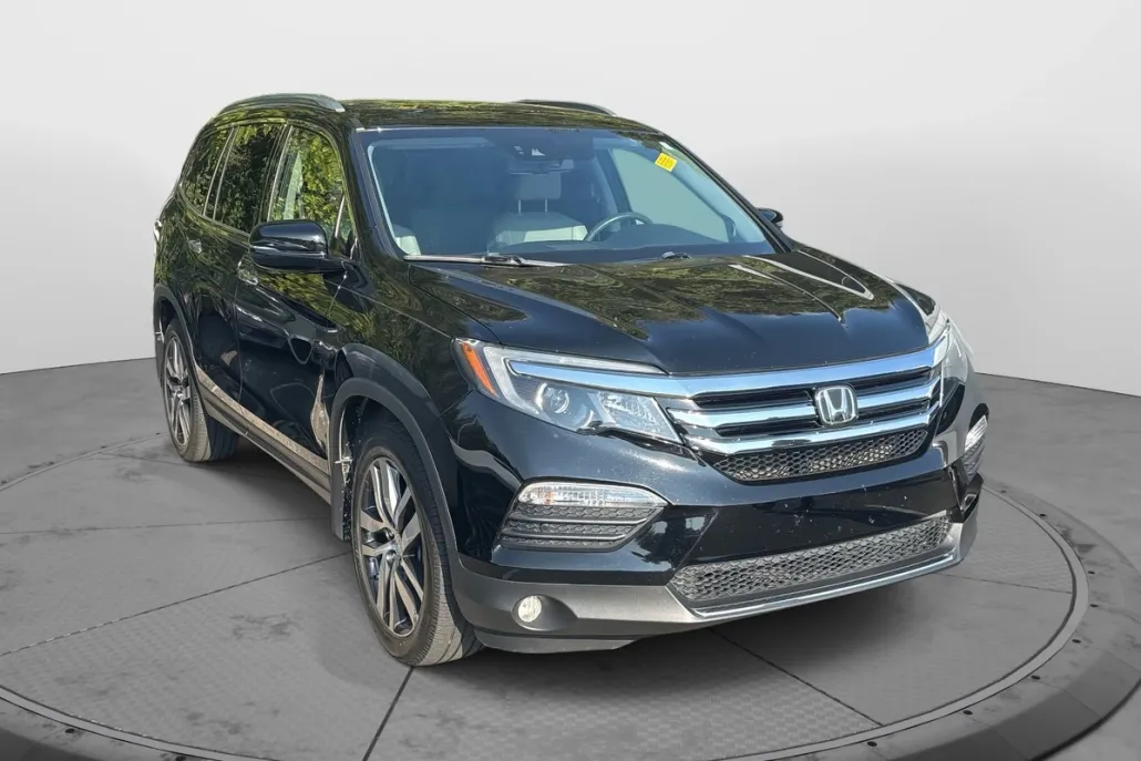 2017 Honda Pilot Elite photo 1