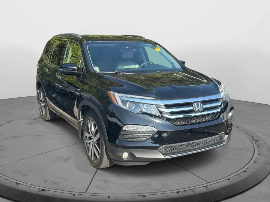2017 Honda Pilot Elite photo 1