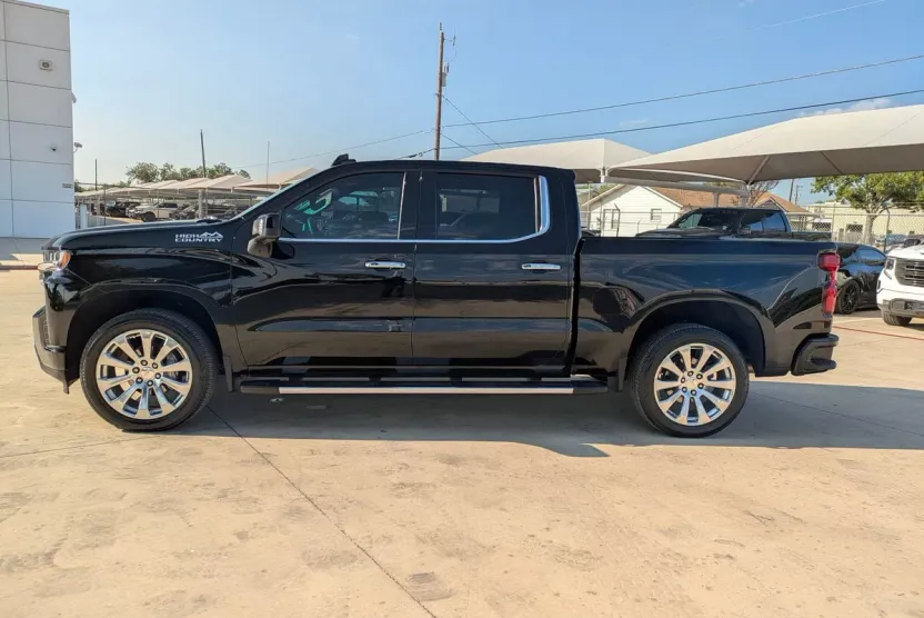 2022 Chevrolet Silverado 1500 High Country photo 1