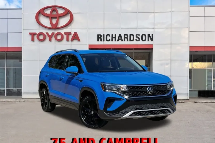 2023 Volkswagen Taos SE photo 1