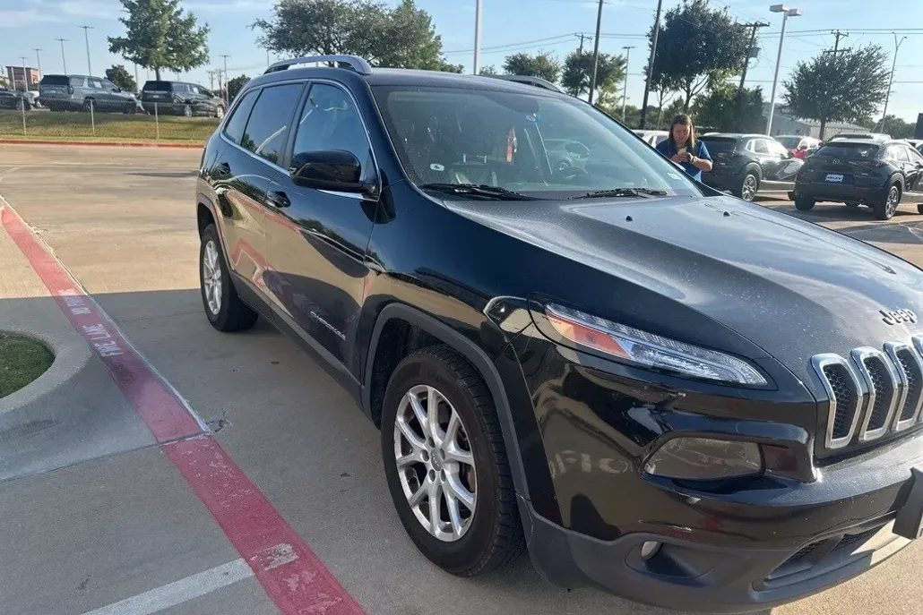 2016 Jeep Cherokee Latitude photo 1