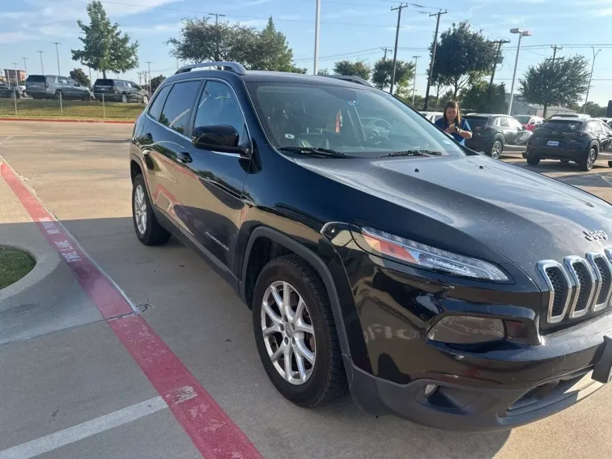 2016 Jeep Cherokee Latitude photo 1