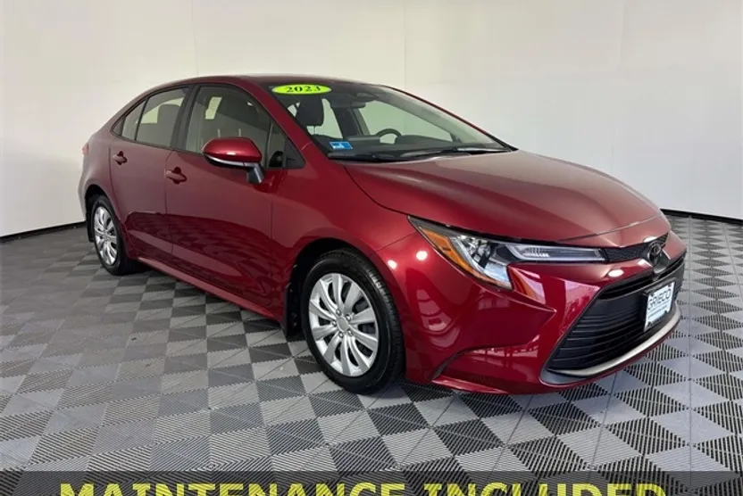 2023 Toyota Corolla LE photo 1