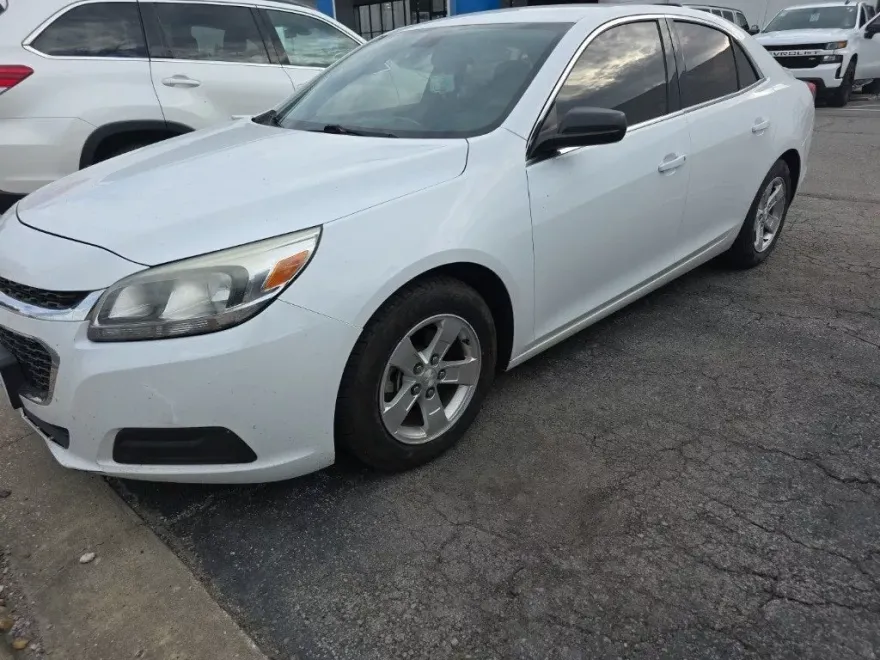 2015 Chevrolet Malibu LS photo 1