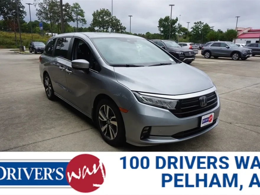 2023 Honda Odyssey Touring photo 1