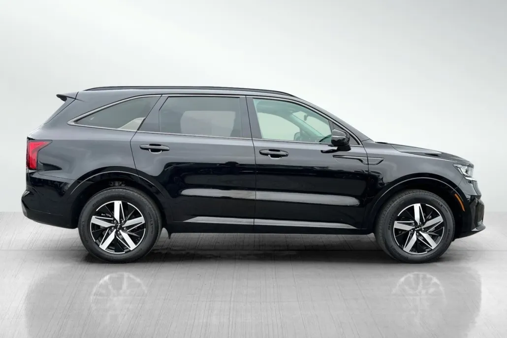 2023 Kia Sorento S photo 1