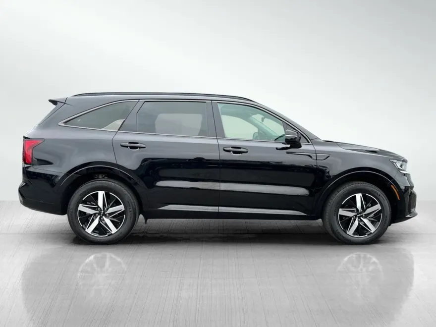 2023 Kia Sorento S photo 1