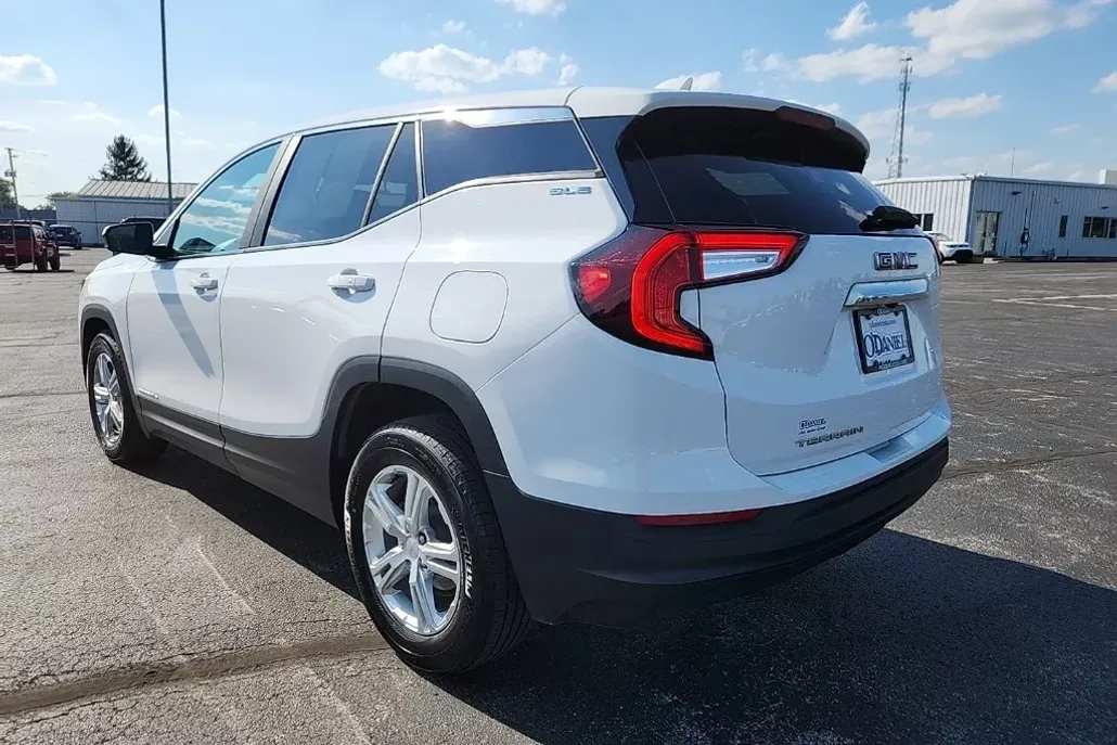 2022 Gmc Terrain SLE photo 1