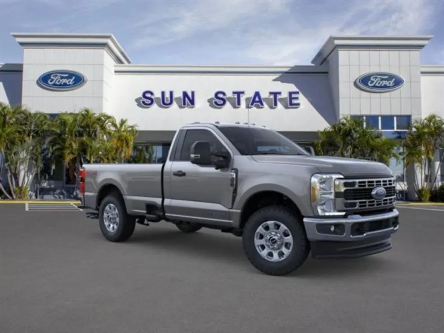 2023 Ford F-350 XLT photo 1