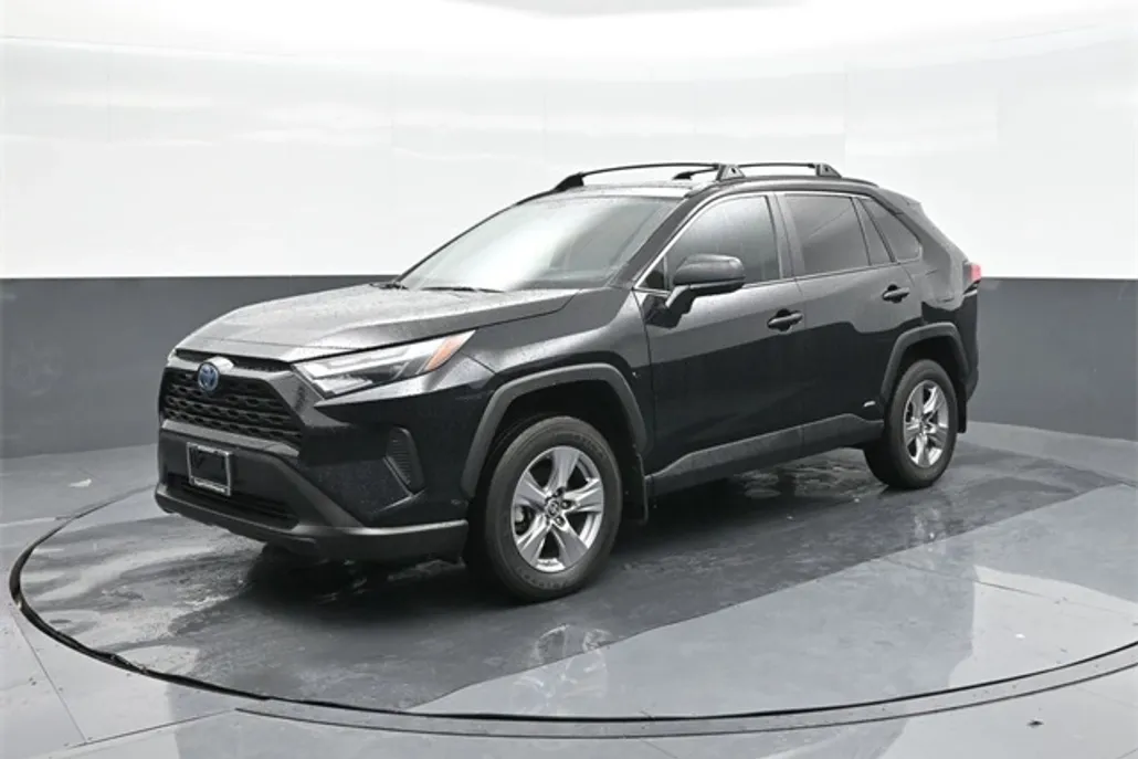 2024 Toyota RAV4 Hybrid LE photo 1