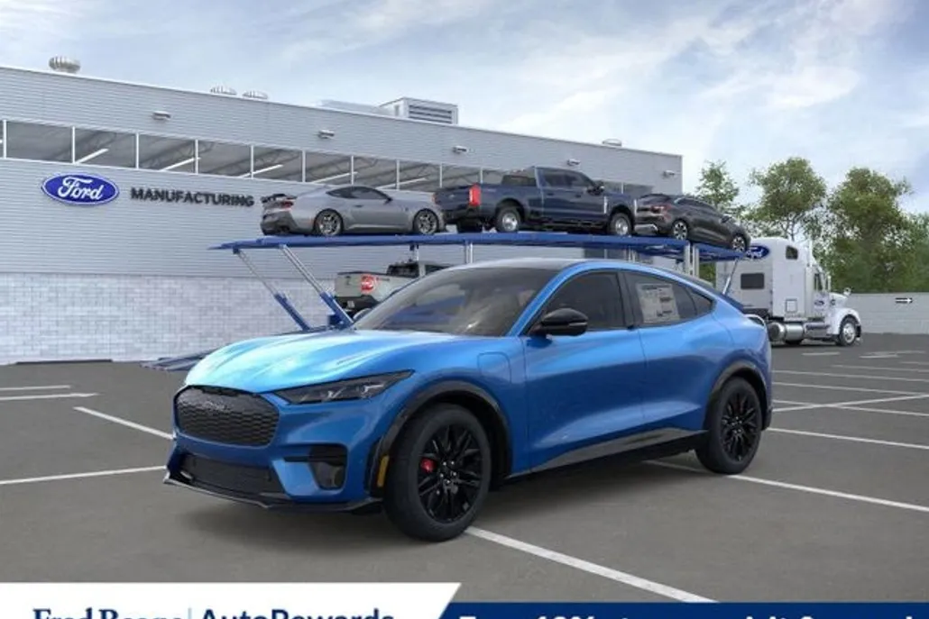 2025 Ford Mustang Mach-E Premium photo 1
