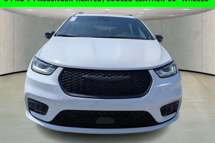 2026 Chrysler Pacifica Limited photo 1