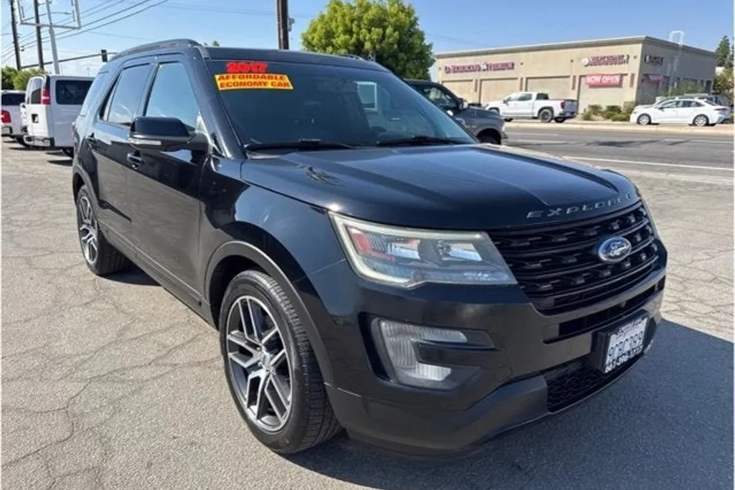 2017 Ford Explorer Sport photo 1