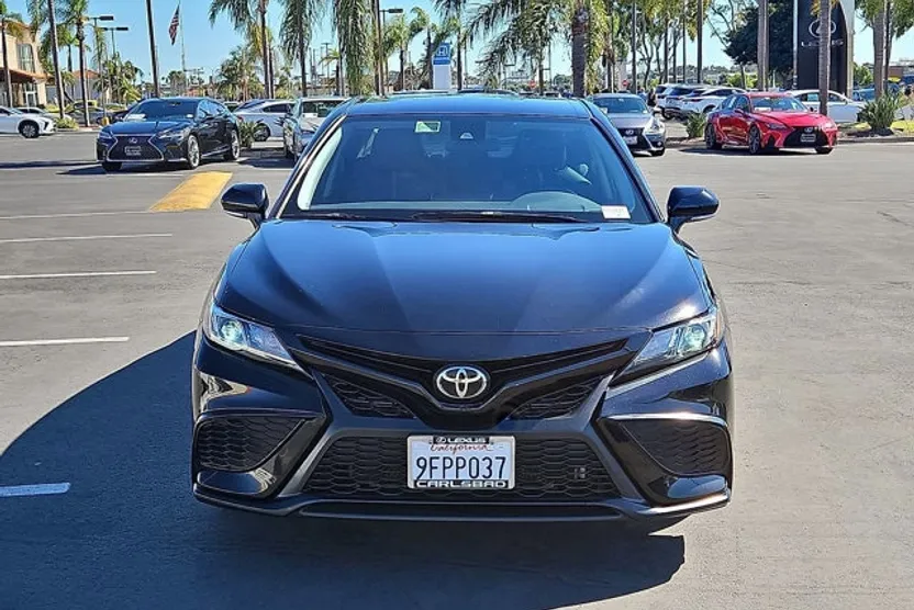 2023 Toyota Camry SE photo 1