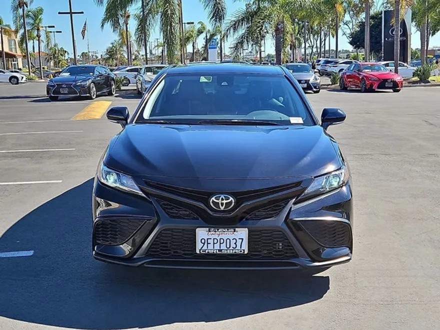 2023 Toyota Camry SE photo 1