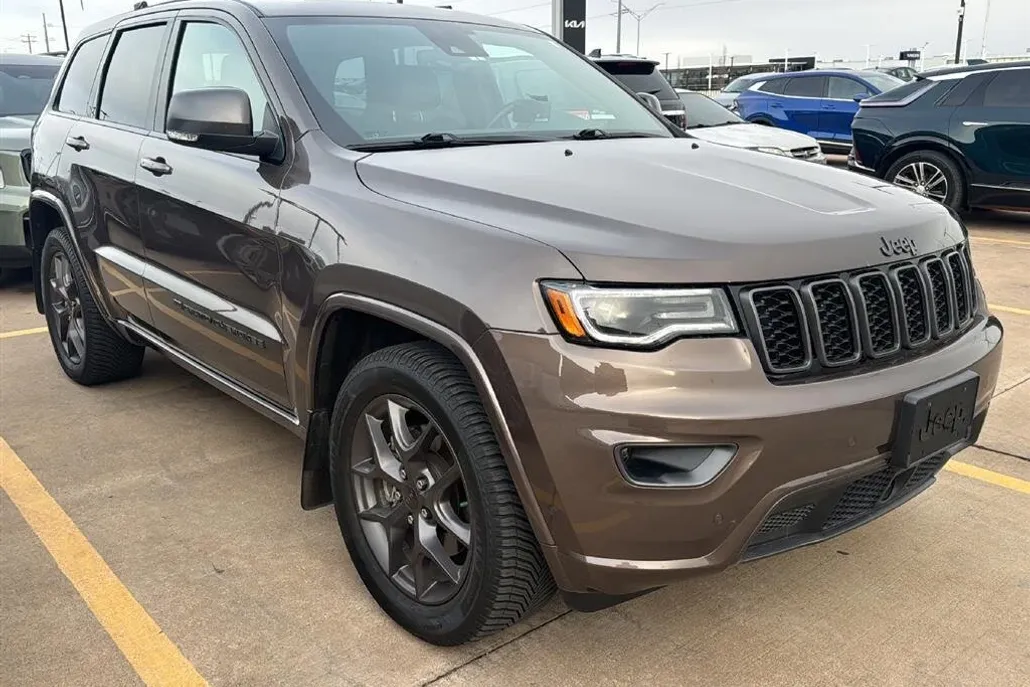 2021 Jeep Grand Cherokee photo 1