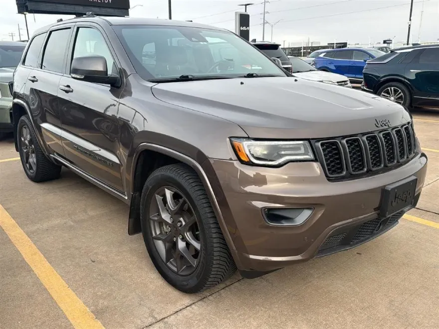 2021 Jeep Grand Cherokee photo 1
