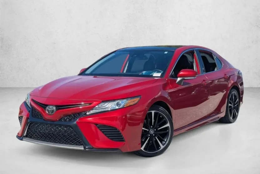 2019 Toyota Camry XSE photo 1