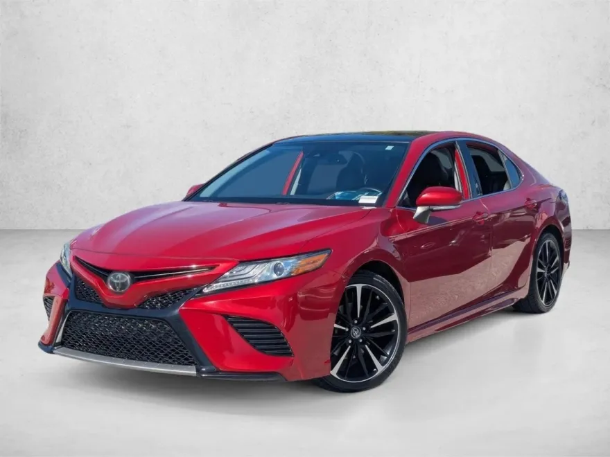 2019 Toyota Camry XSE photo 1