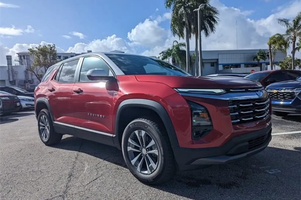 2025 Chevrolet Equinox LT photo 1