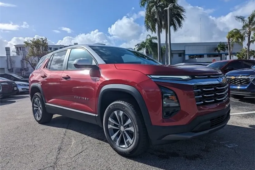 2025 Chevrolet Equinox LT photo 1