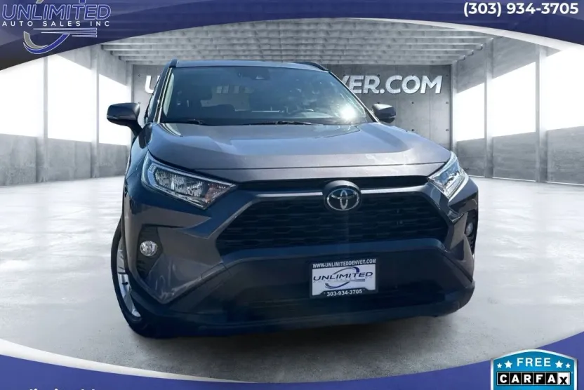 2020 Toyota RAV4 XLE photo 1