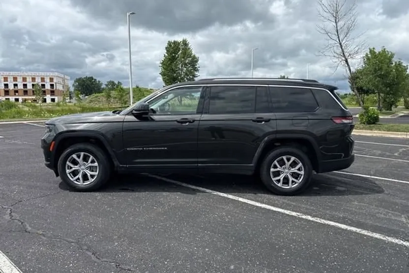 2022 Jeep Grand Cherokee Limited photo 1