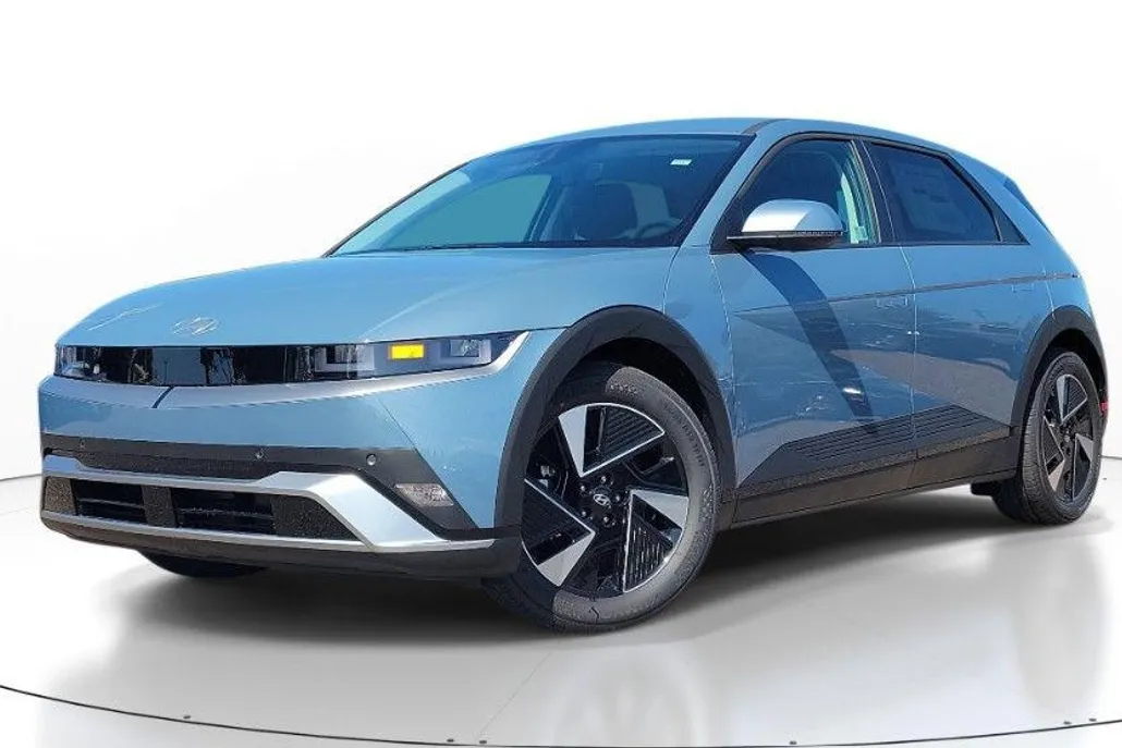 2025 Hyundai Ioniq 5 SE photo 1