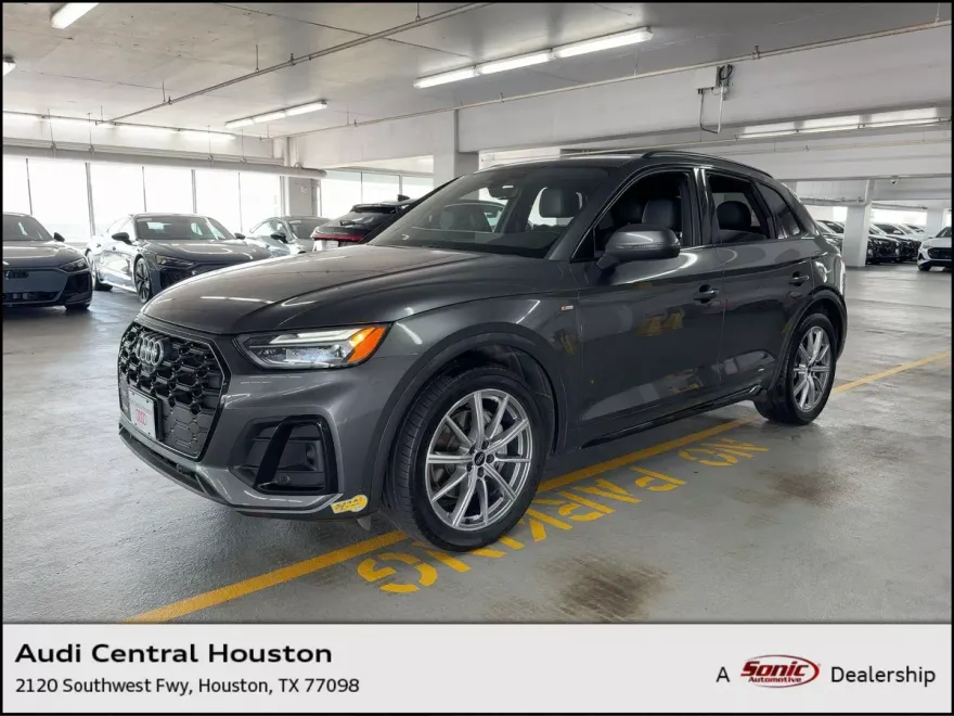 2022 Audi Q5 S line Premium Plus photo 1