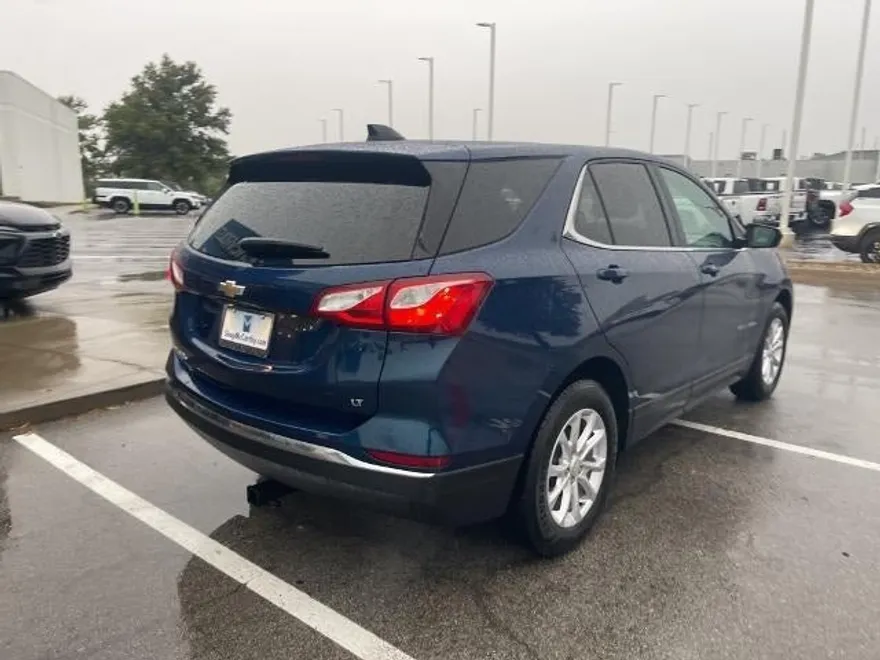 2020 Chevrolet Equinox LT photo 1