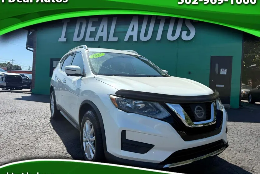 2017 Nissan Rogue SV photo 1