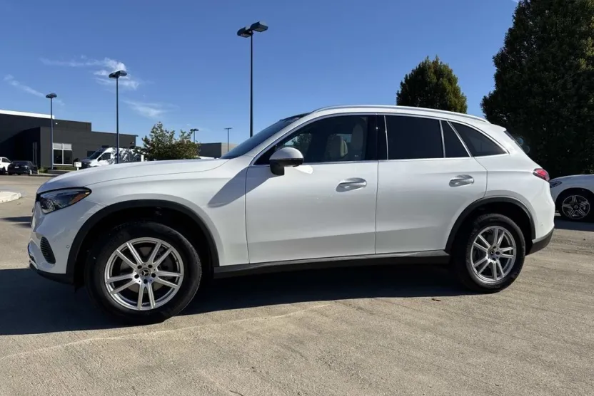2026 Mercedes Benz GLC 300 4MATIC photo 1