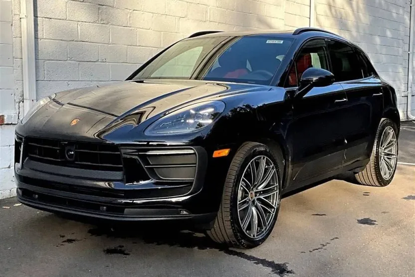 2026 Porsche Macan Base photo 1