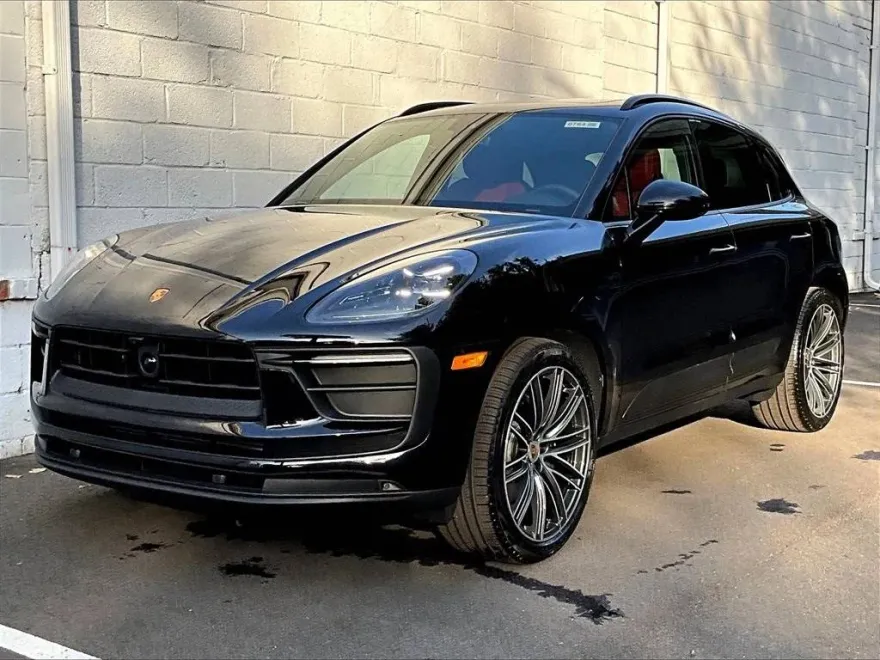 2026 Porsche Macan Base photo 1