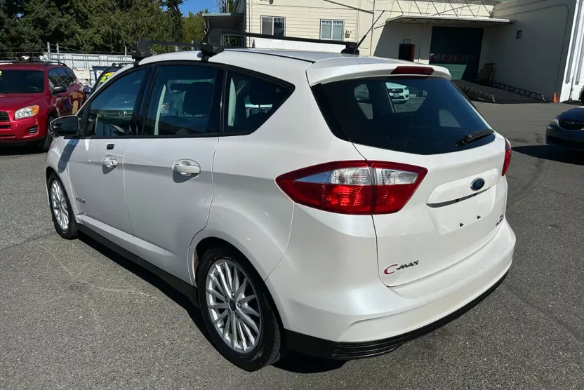 2016 Ford C-Max Hybrid SE photo 1