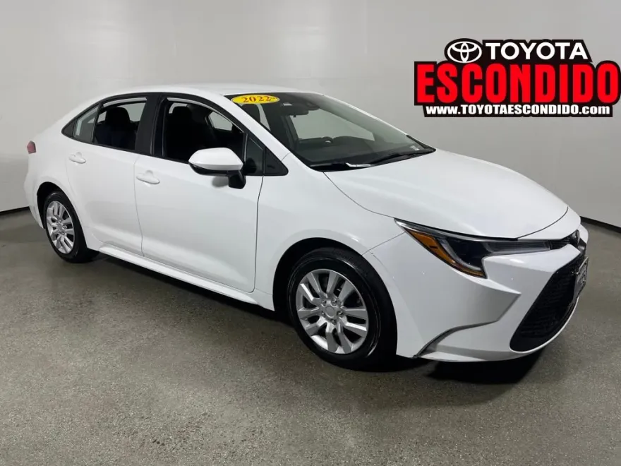 2022 Toyota Corolla LE photo 1