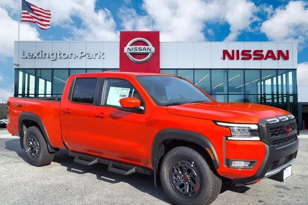 2025 Nissan Frontier Crew Cab PRO-4X photo 1