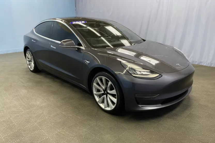 2018 Tesla Model 3 Long Range photo 1