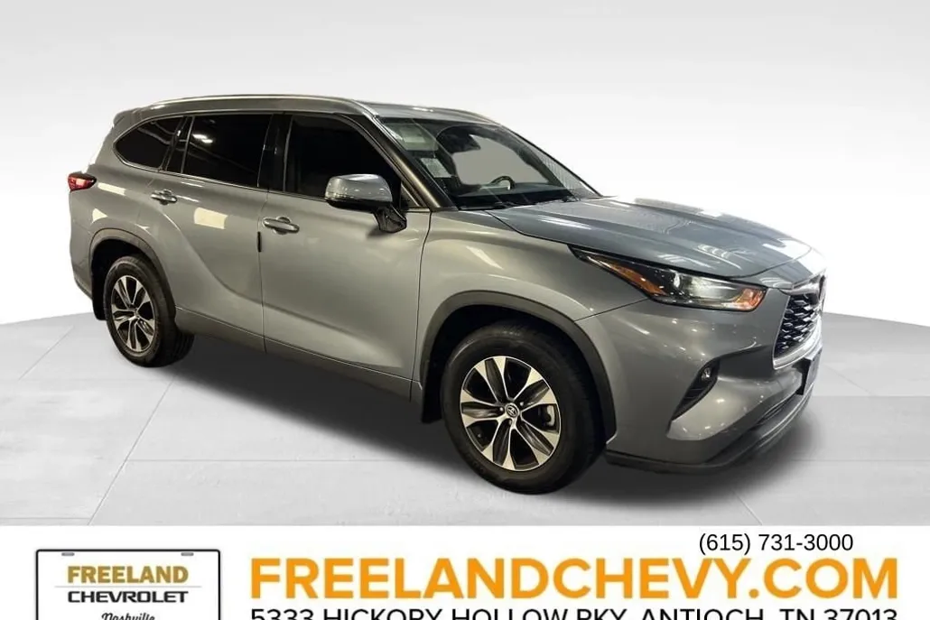 2021 Toyota Highlander XLE photo 1