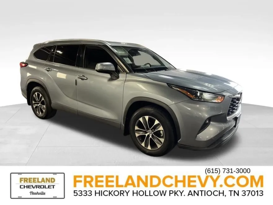 2021 Toyota Highlander XLE photo 1