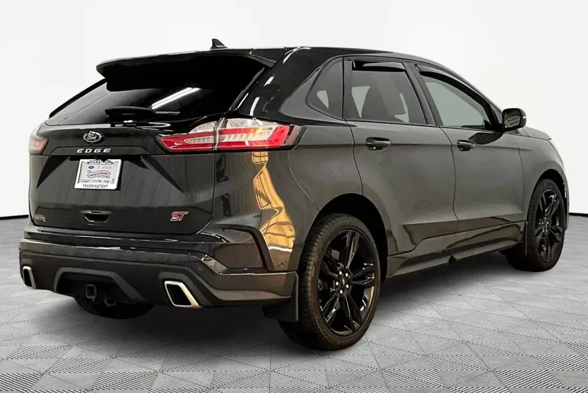 2021 Ford Edge ST photo 1